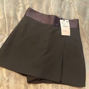 Brand new Zara skort.
